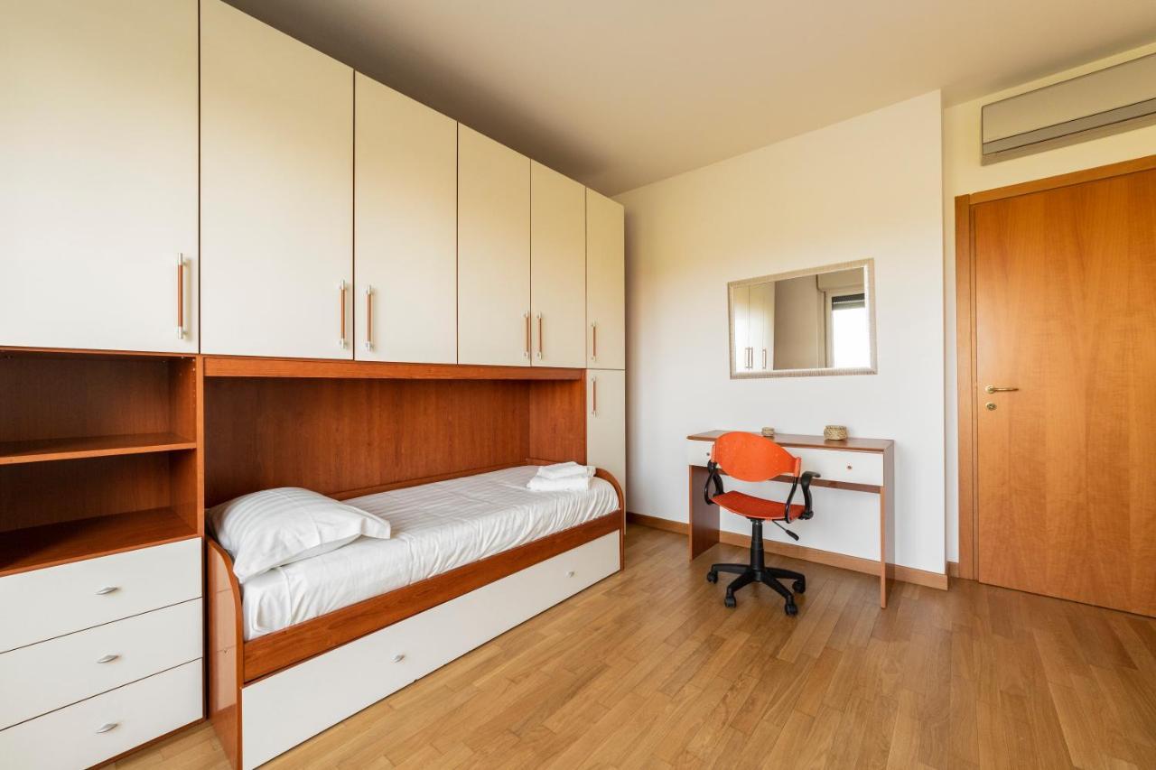 Apartment Rogoredo Apt With Terrace!